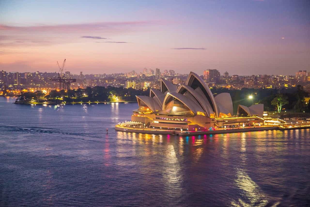 Sydney Opera House bay daytime.